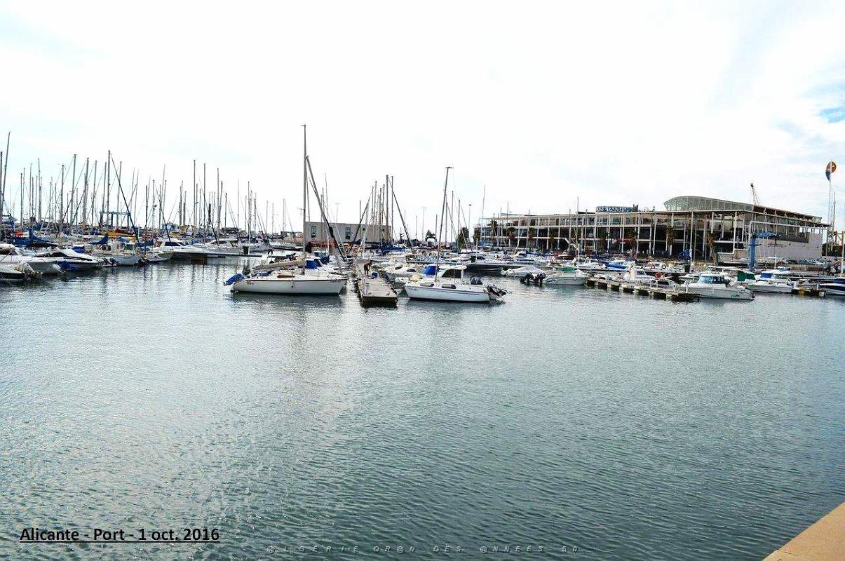 Alicante- Passeo et port 069.JPG